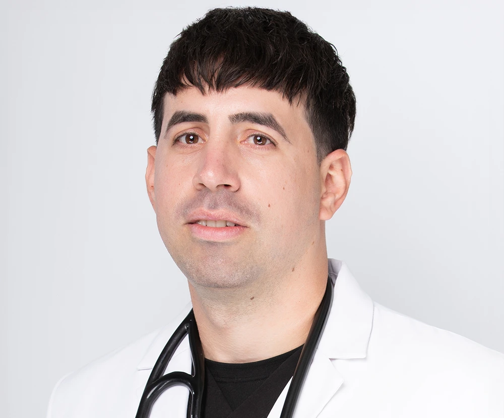 https://alonsomedcenter.com/wp-content/uploads/2026/03/alberto-team.webp